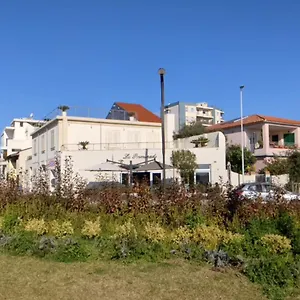 La Promenade Rooms&suites Pensión Olbia